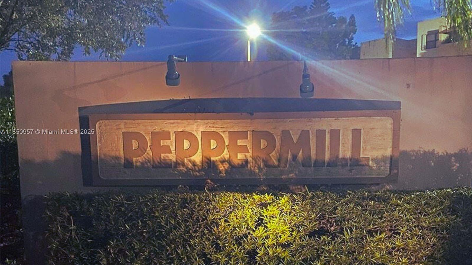 Cozy and bright 2-bedroom condo in the heart of Kendall. Located in a quiet community with green areas, it's excellently located near shops, schools, and major thoroughfares. A rare opportunity.