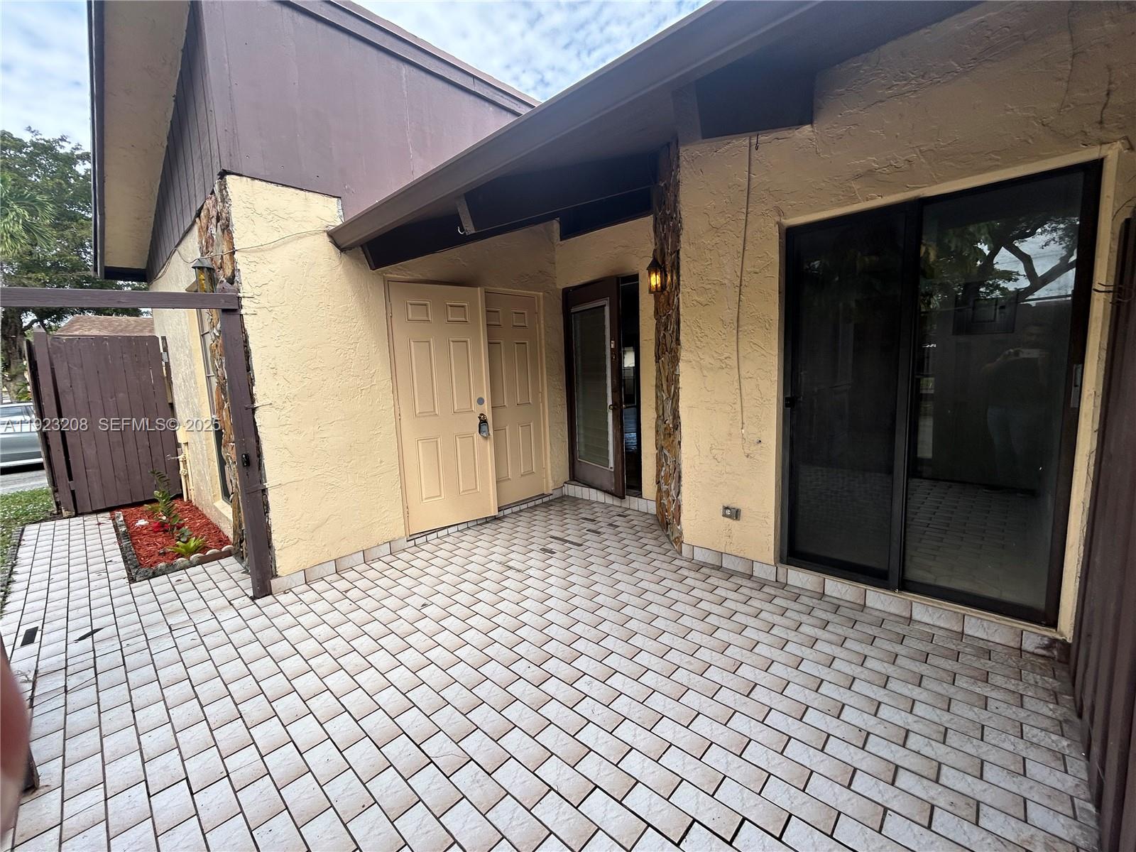 534 Briarwood Cir 1-48