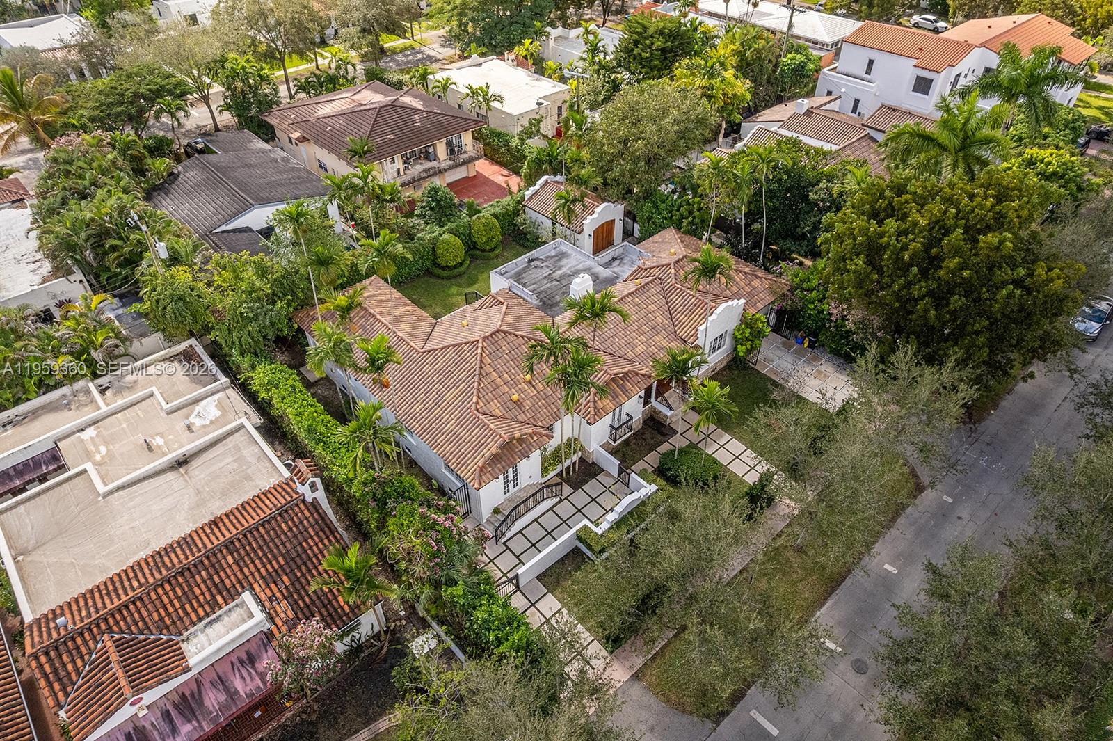 CORAL GABLES SEC B - Residential Lease