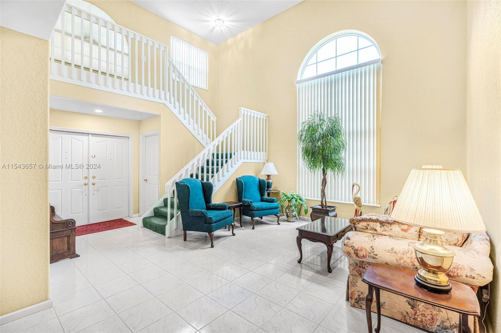 EMBASSY LAKES - Residential