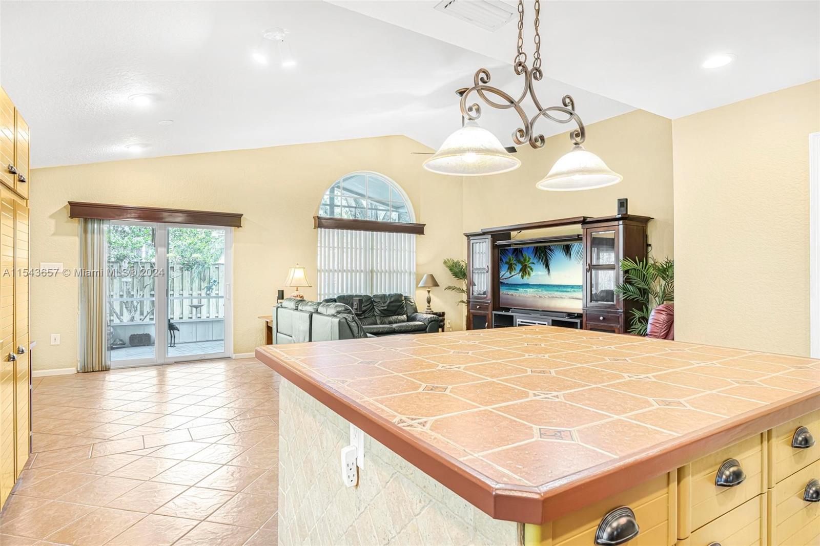 EMBASSY LAKES - Residential