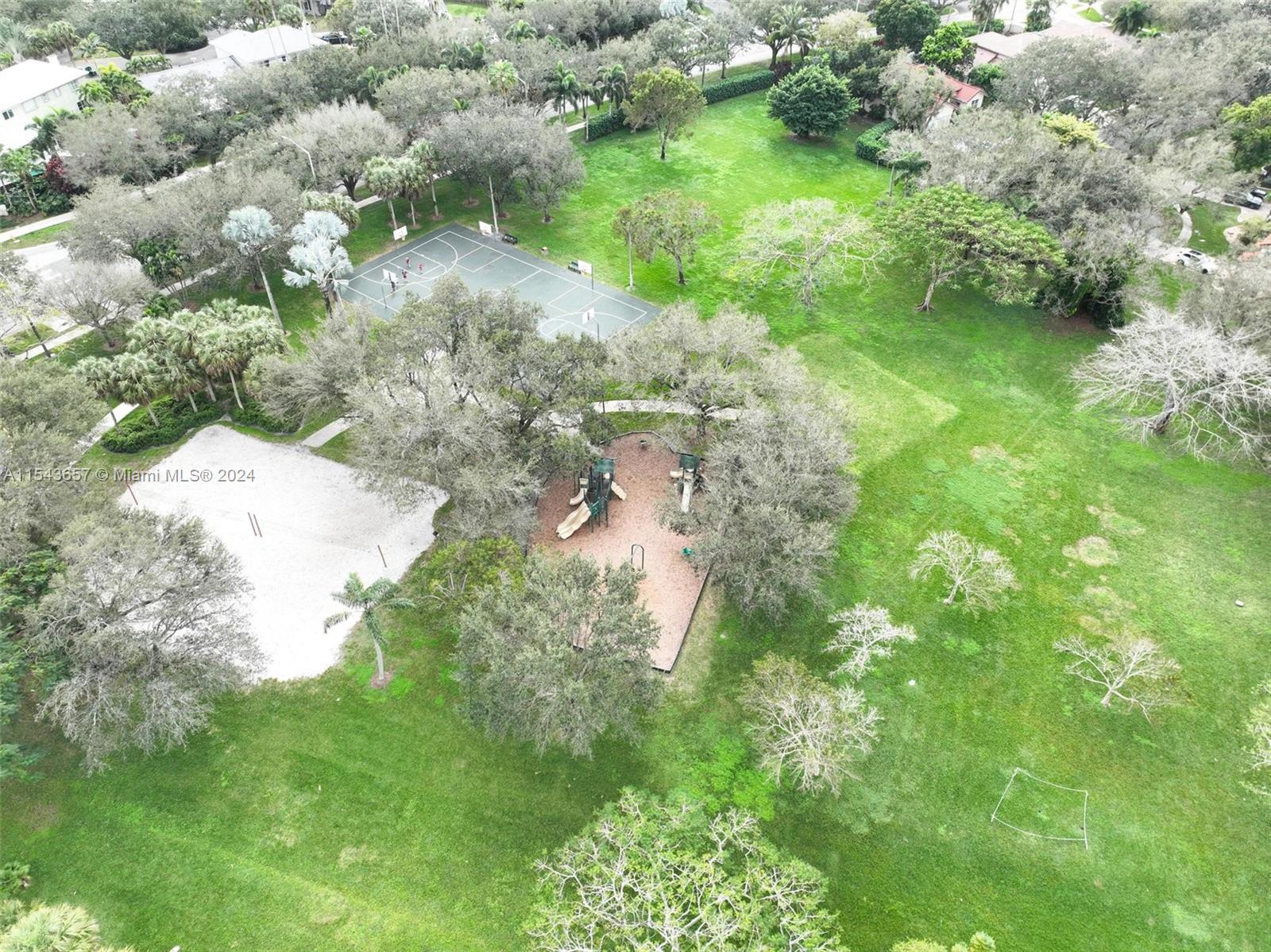 EMBASSY LAKES - Residential