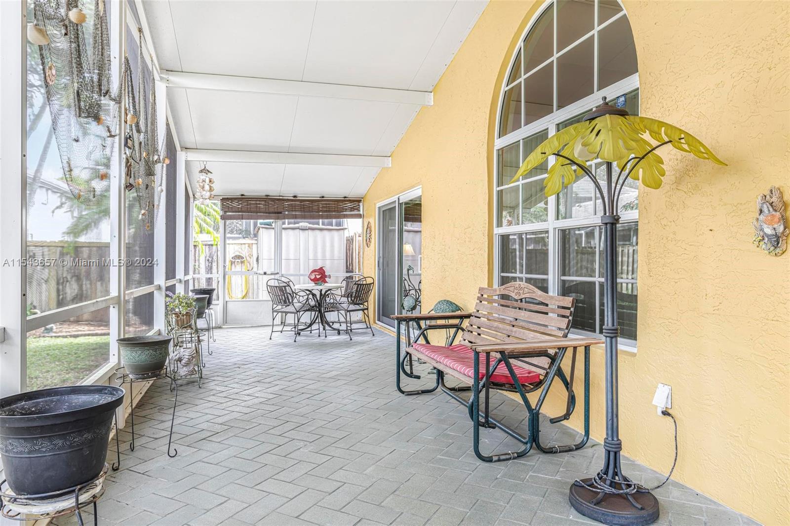EMBASSY LAKES - Residential