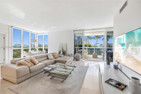Photo of 400 Alton Rd #610, Miami Beach, FL 33139 (MLS # A12104227)