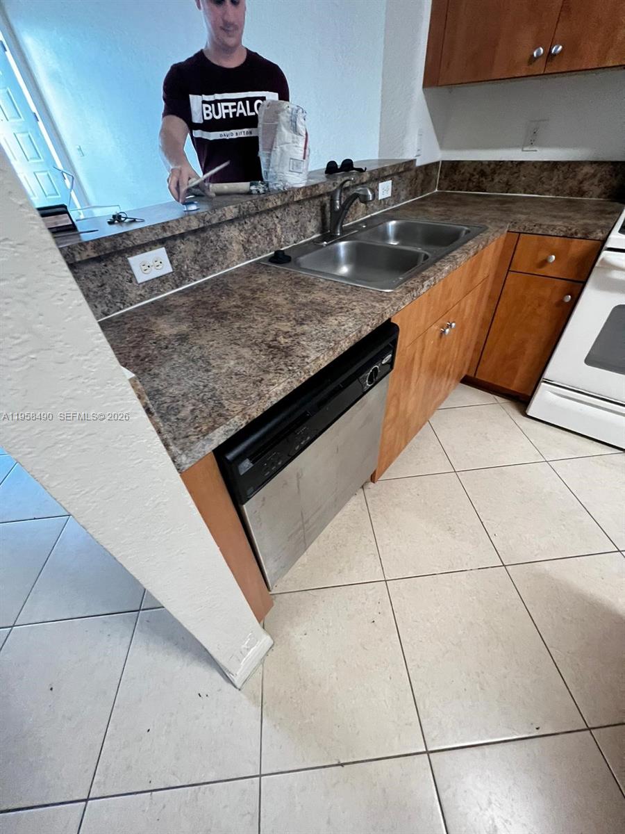 1909 Hibiscus Ln 1909