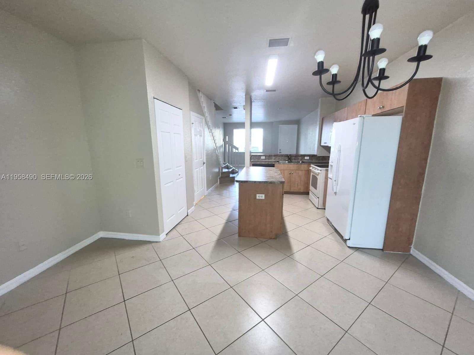 1909 Hibiscus Ln 1909