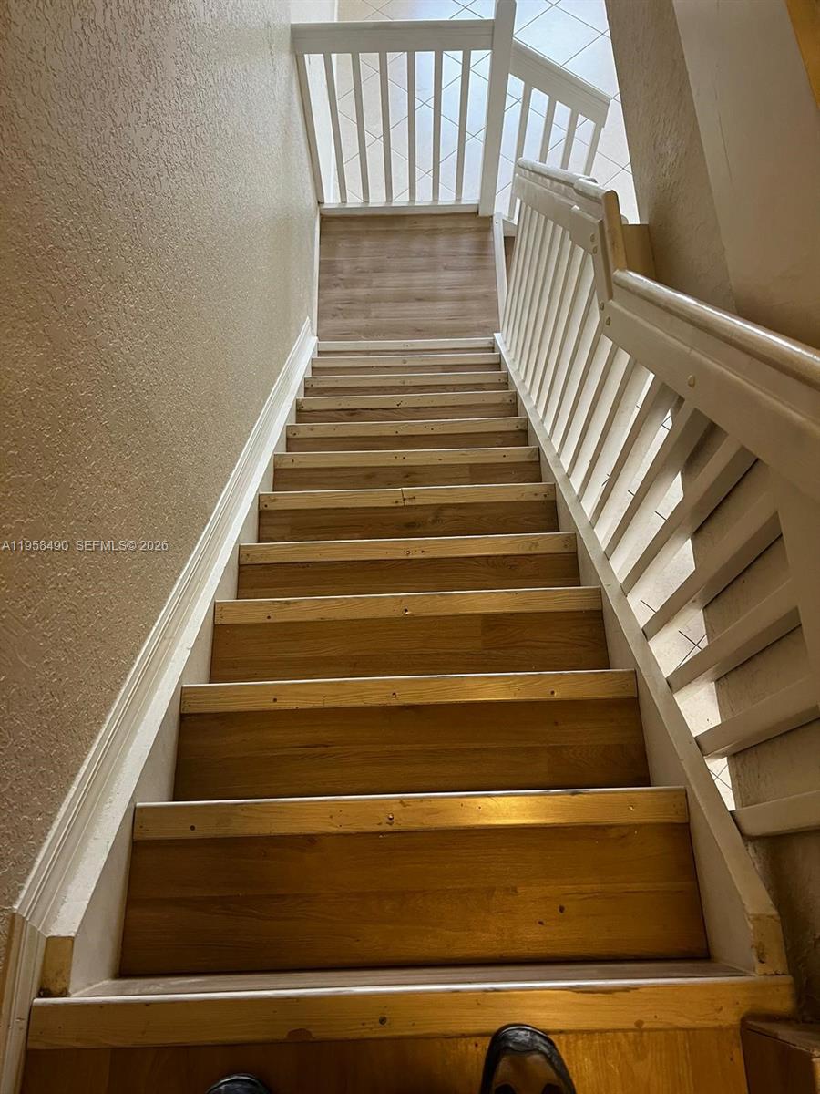 1909 Hibiscus Ln 1909