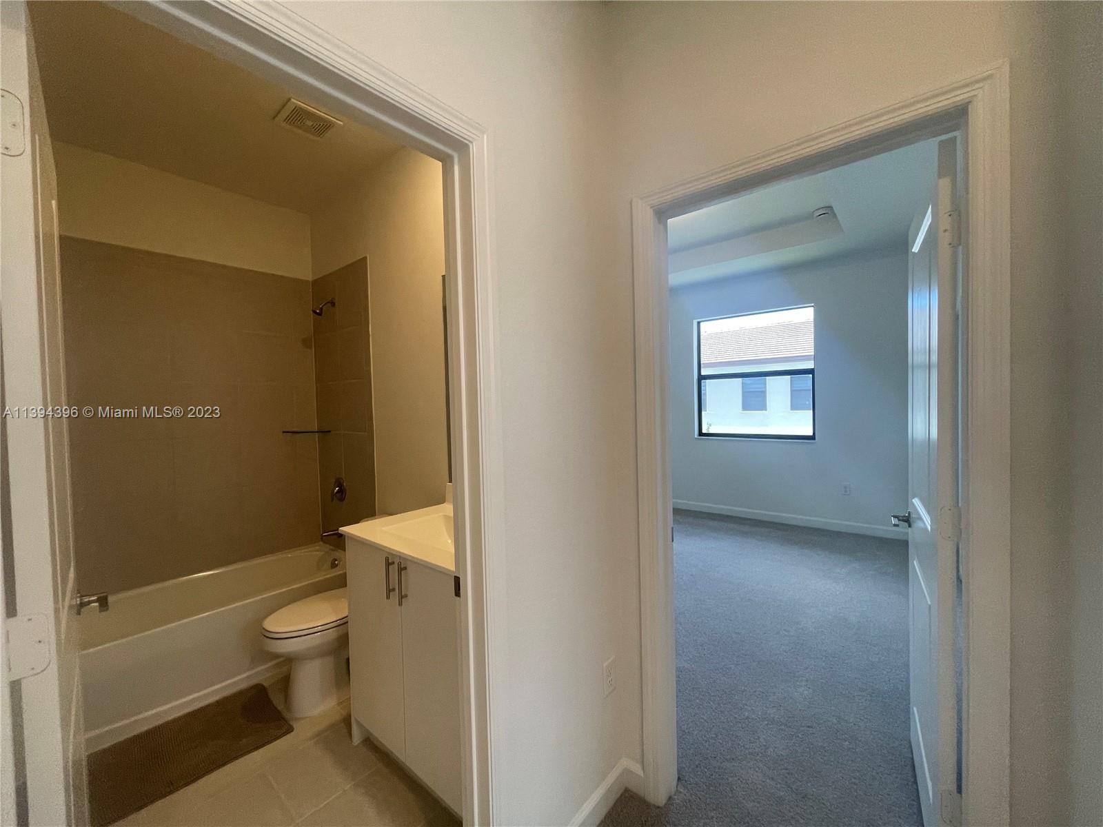 SIENA RESERVE - Residential Lease