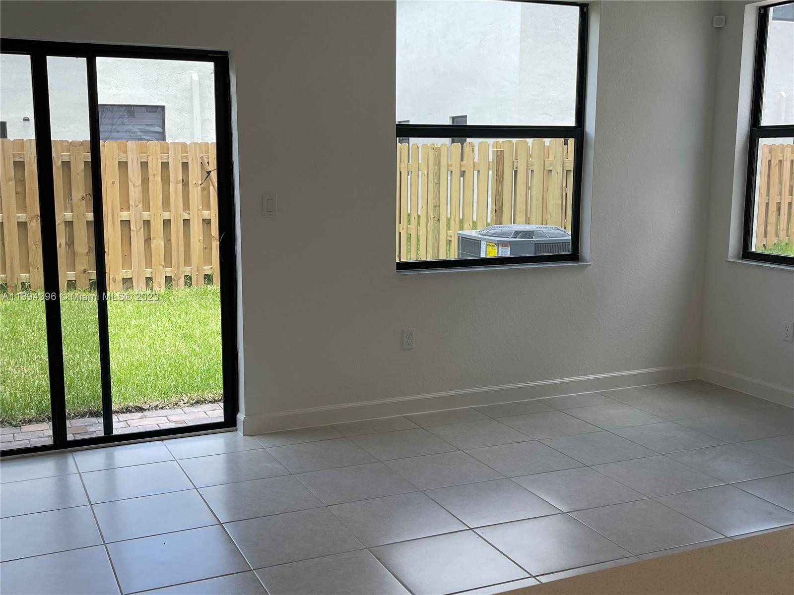 SIENA RESERVE - Residential Lease