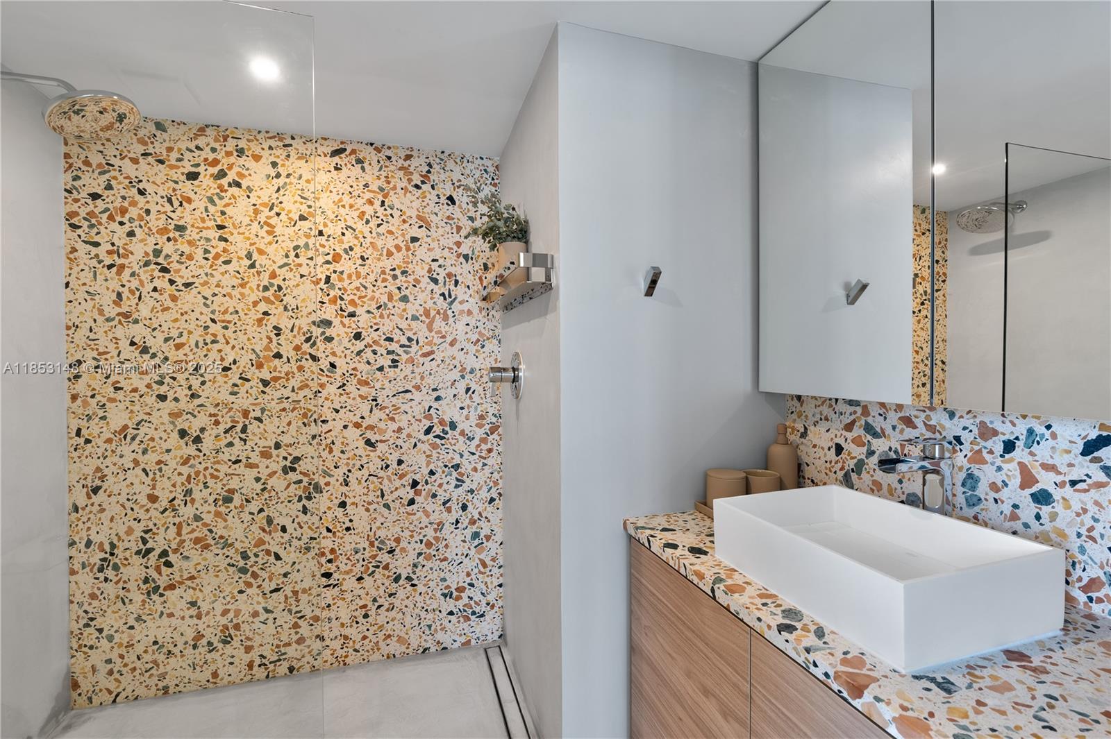 BAYVIEW PLAZA CONDO - Residential