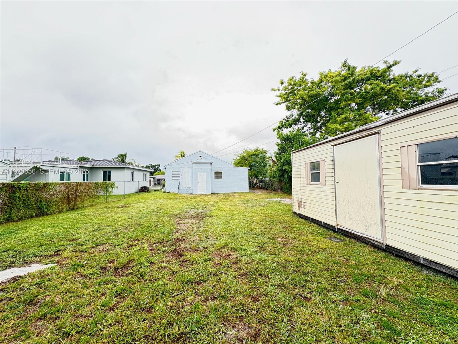 HOLLYWOOD PARK - Residential Lease