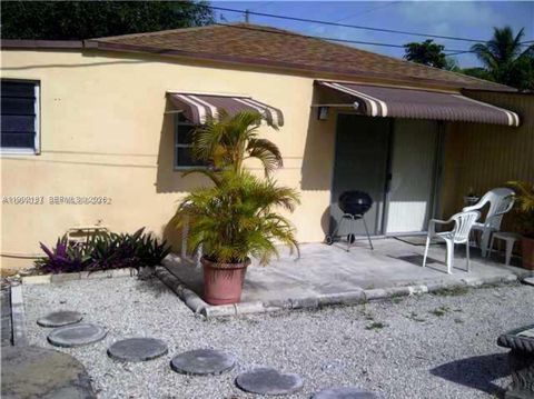 2619 Arthur St 2 Hollywood FL 33020