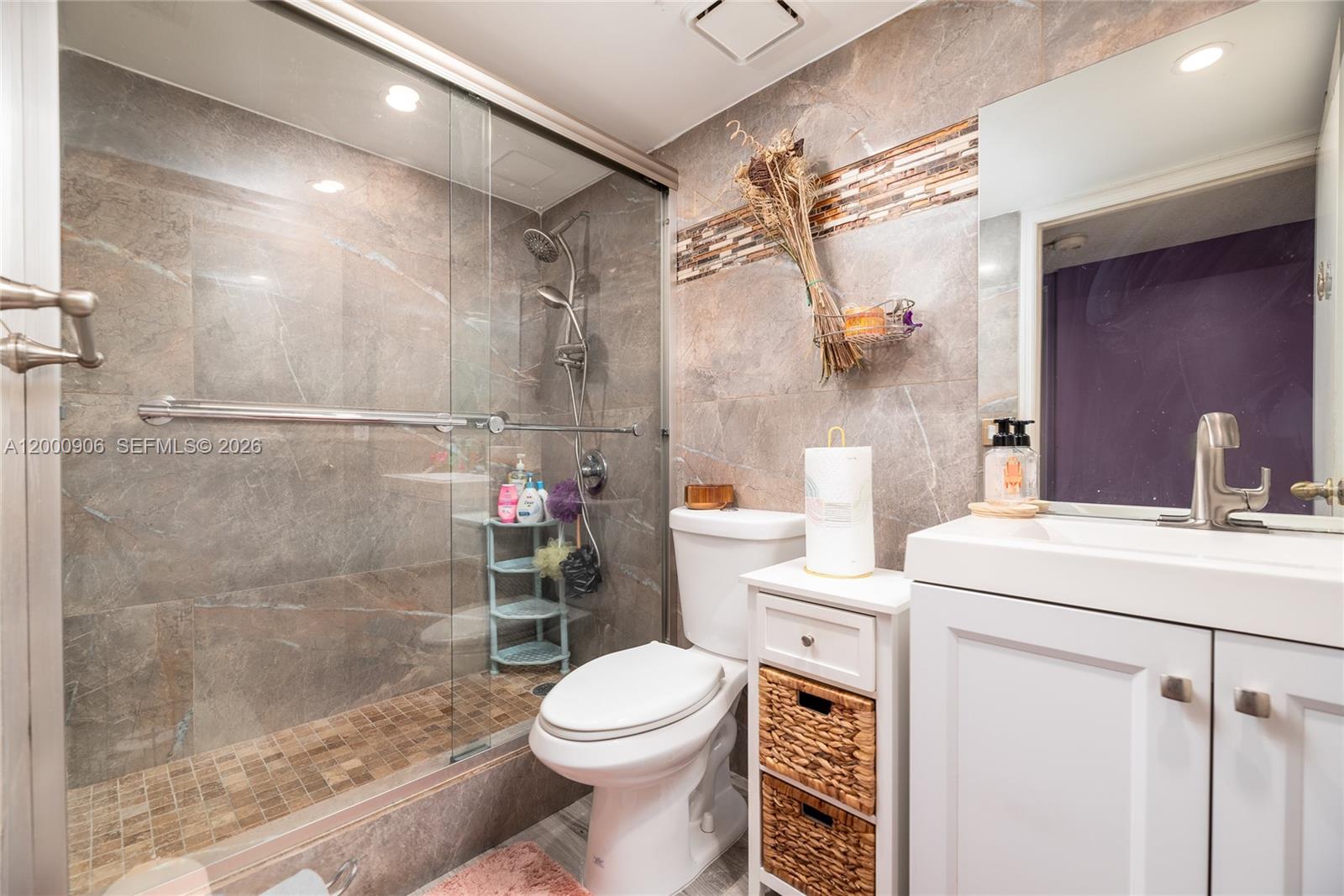 TRENT CONDOMINIUM - Residential