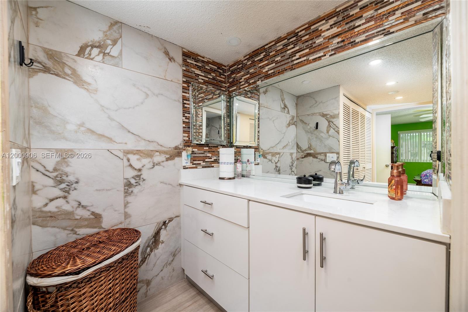 TRENT CONDOMINIUM - Residential