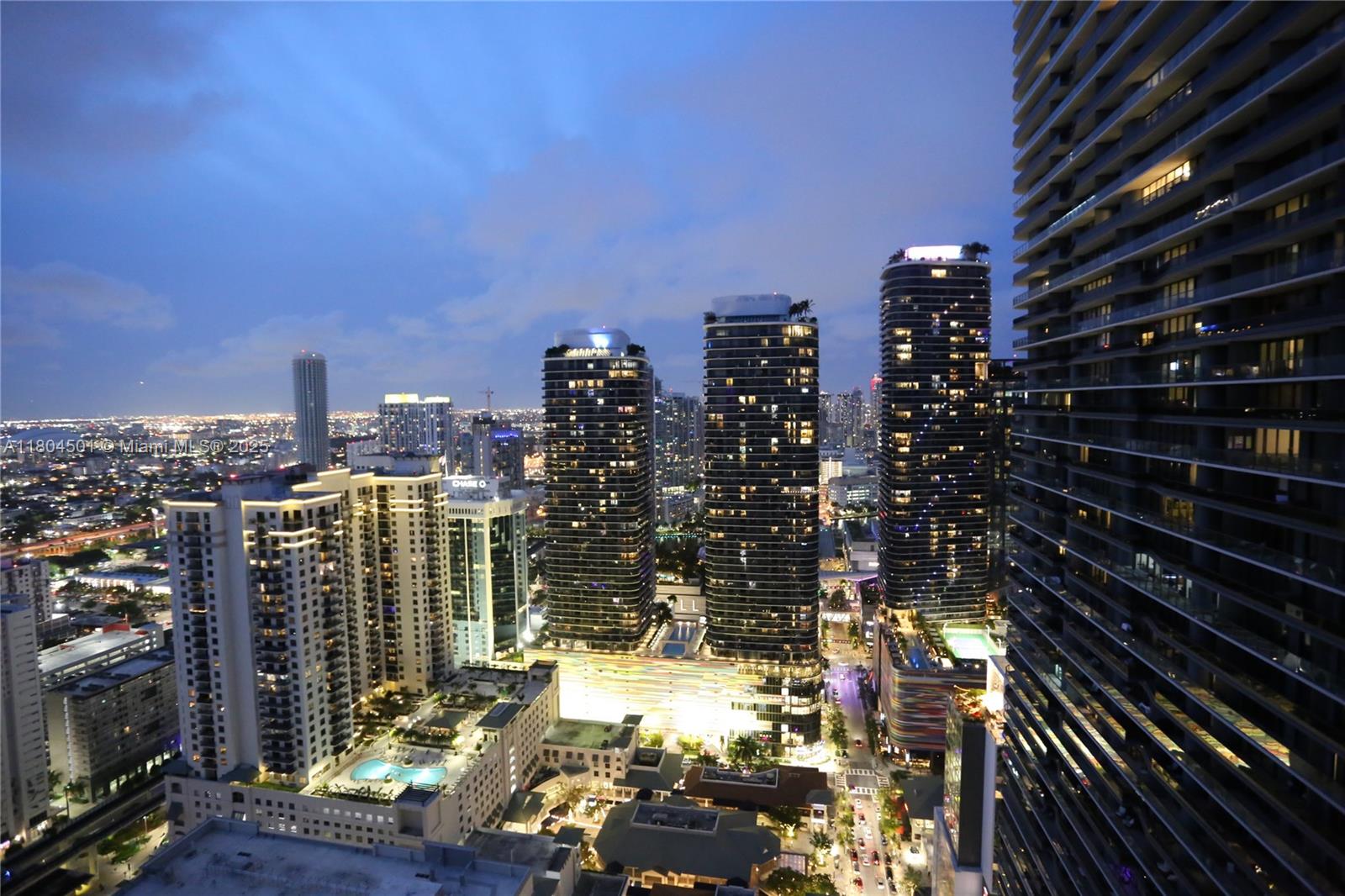 Rental Property at 1100 S Miami Ave 2908, Miami, Broward County, Florida - Bedrooms: 1 
Bathrooms: 1  - $3,300 MO.