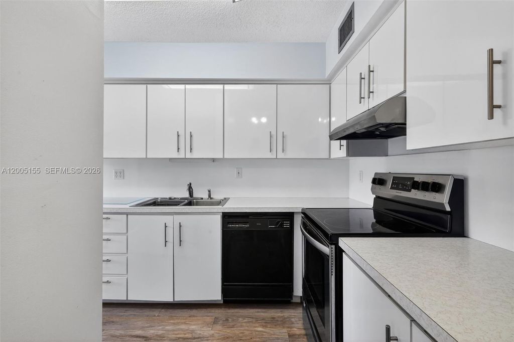 Photo of 13950 Via Flora #D, Delray Beach, FL 33484 (MLS # A12005155)