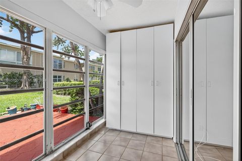 Tiny photo for 13950 Via Flora #D, Delray Beach, FL 33484 (MLS # A12005155)