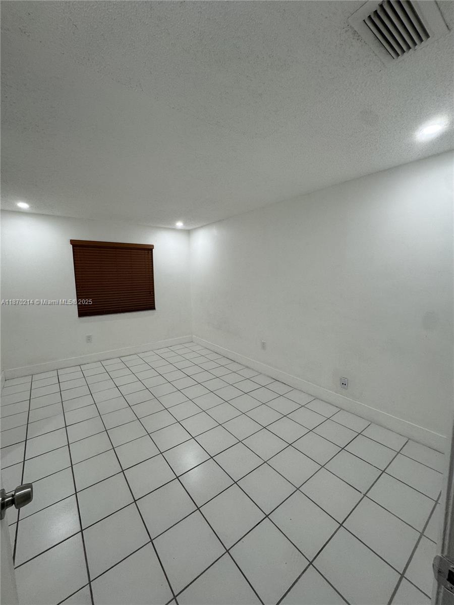 THE CORAL CREST CONDO - Residential