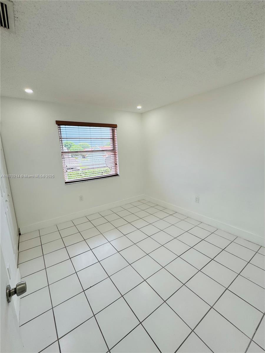 THE CORAL CREST CONDO - Residential