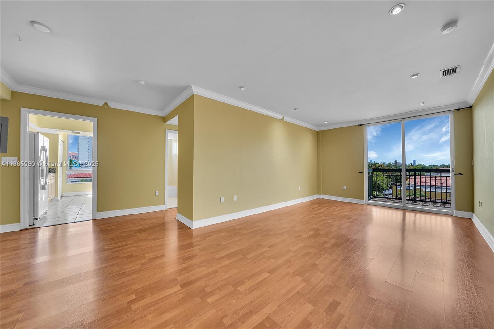 2501 Douglas Rd 301