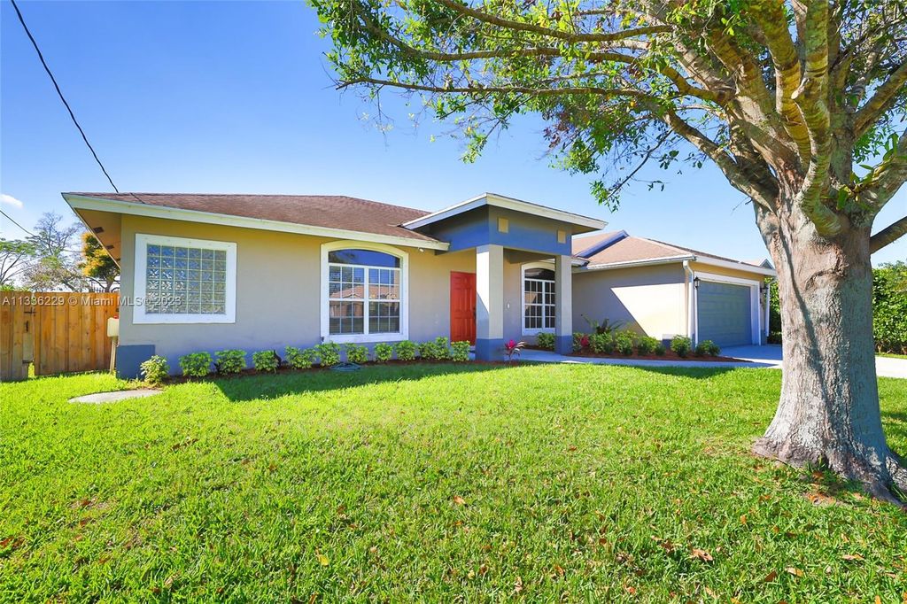Photo of 372 SW Dagget Ave, Port Saint Lucie, FL 34953 (MLS # A11336229)