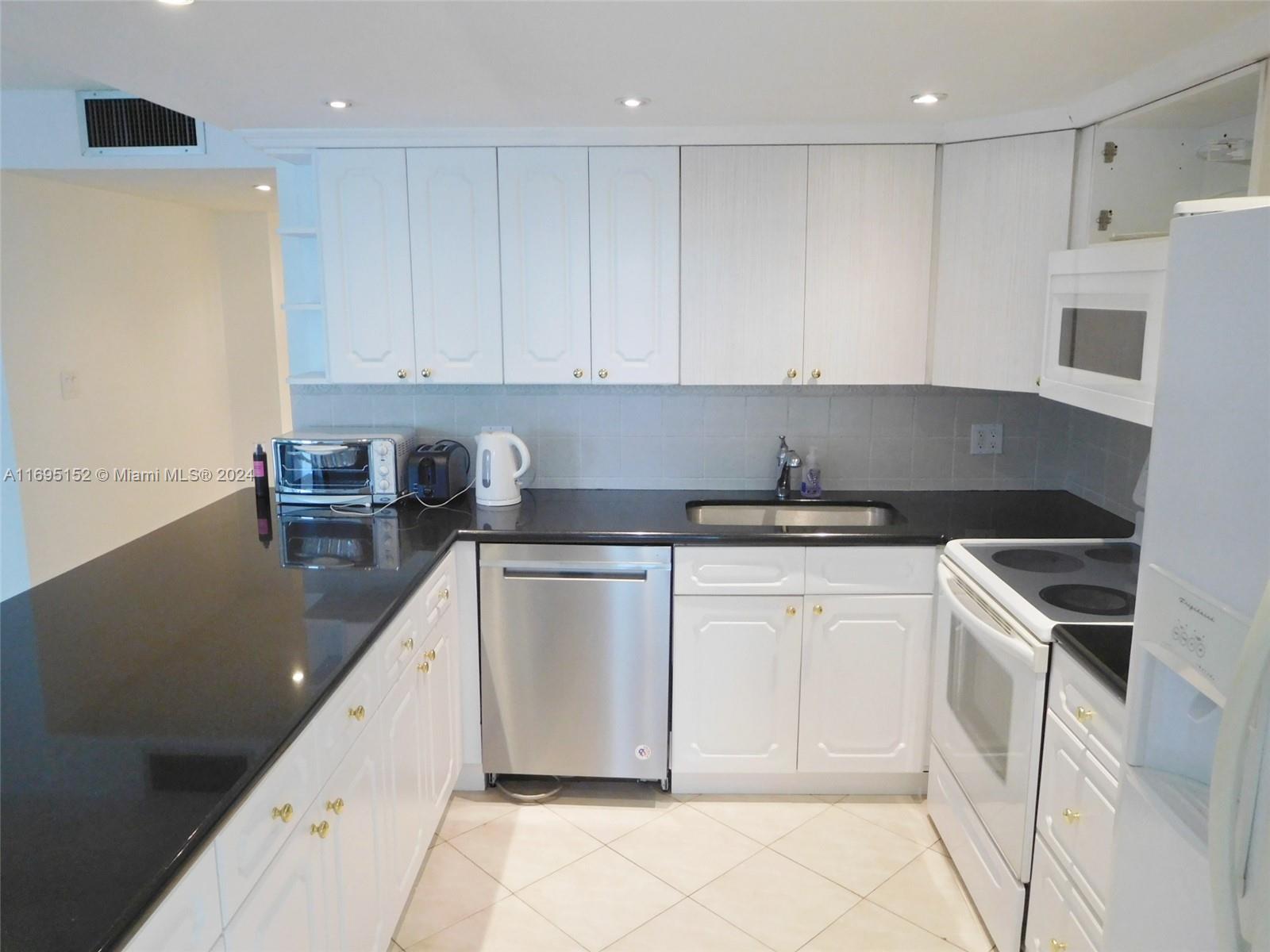 3800 S Ocean Dr 305