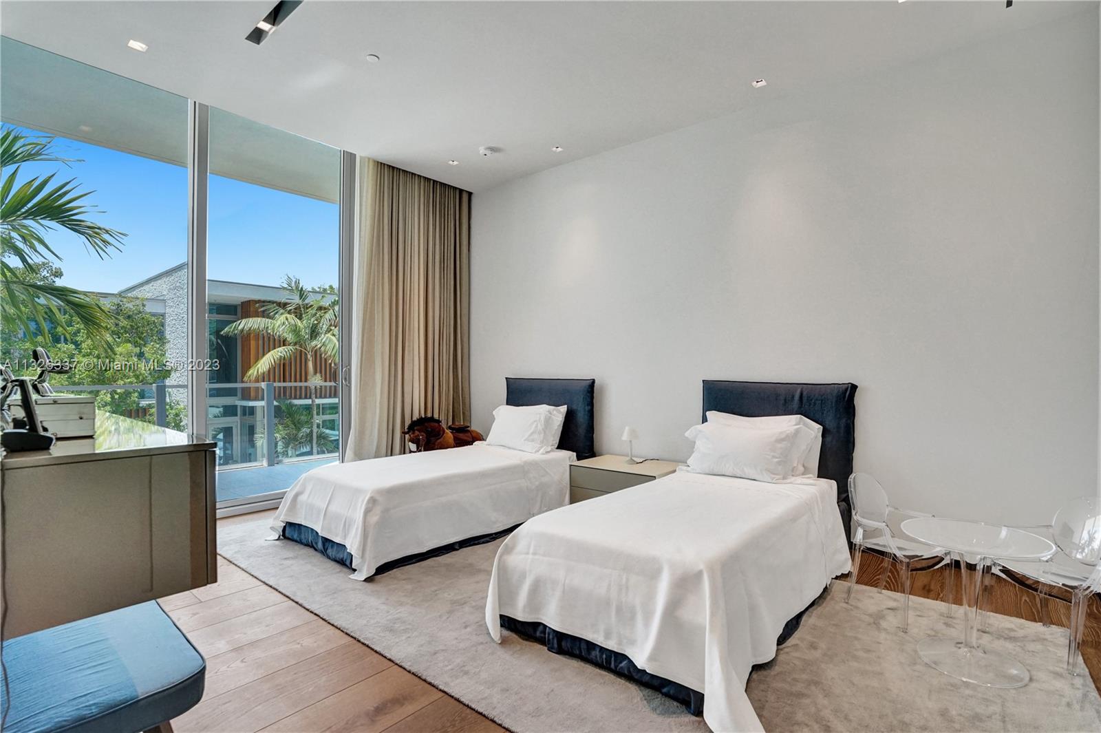 OCEANA KEY BISCAYNE CONDO - Residential