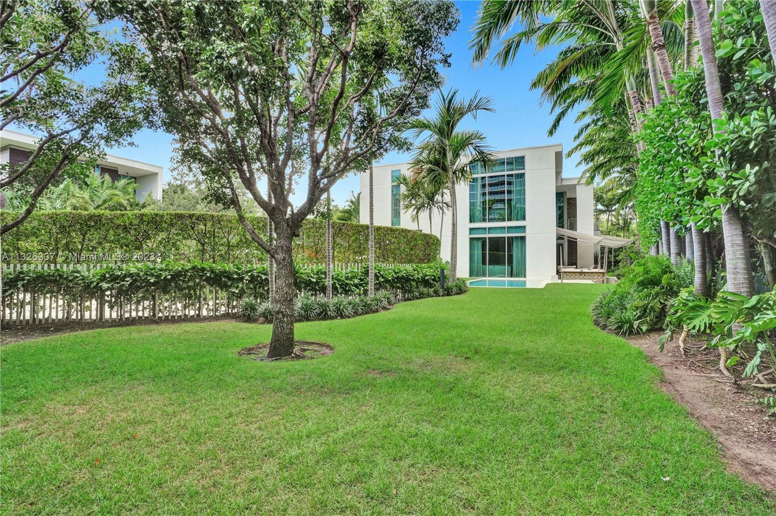 OCEANA KEY BISCAYNE CONDO - Residential