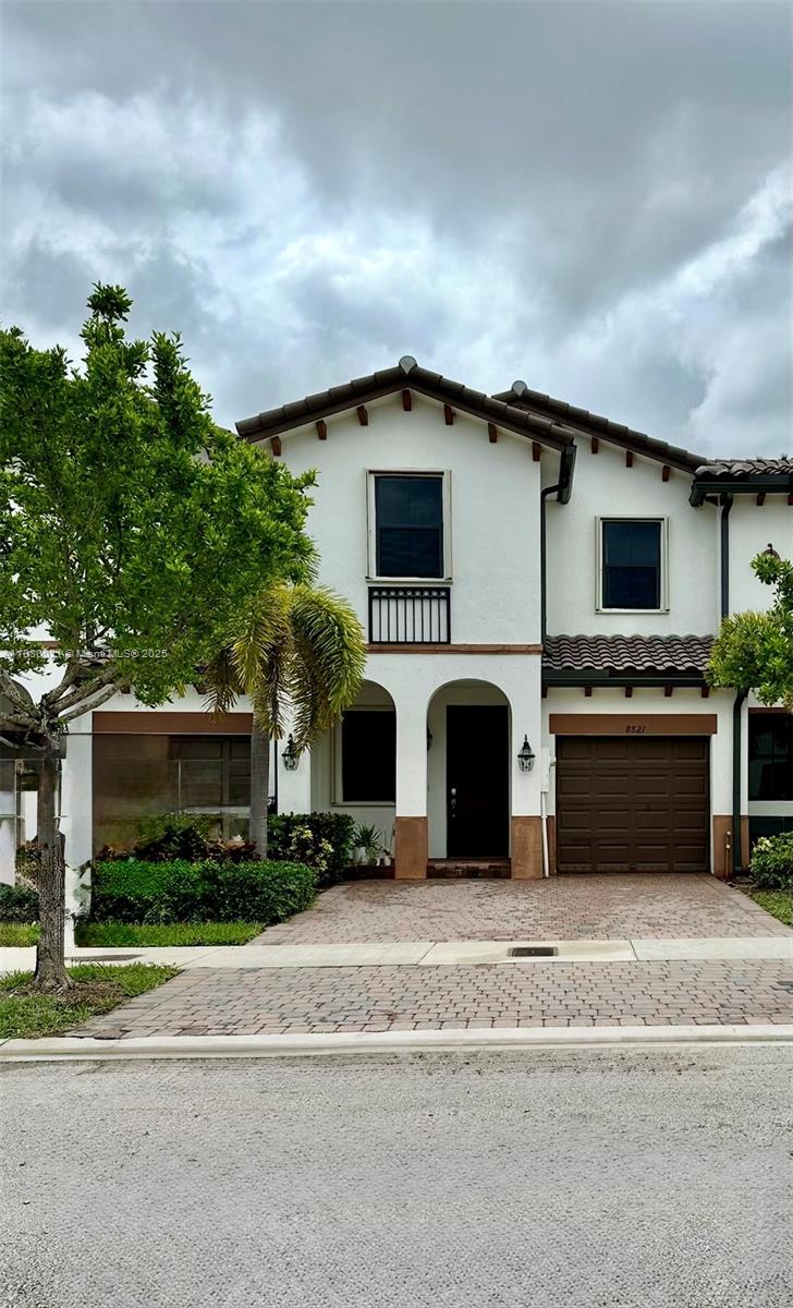 Desirable Townhouse at Grand Bay North - Gated Community
Beautiful 3-bed, 2.5-bath townhouse featuring a modern, spacious kitchen, open living areas, and a private patio, perfect for relaxing or entertaining.
Located just steps from Doral’s premier clubhouse; walk to A+ schools, parks, shopping, and dining.
Easy access to major highways, prime Doral location offering both comfort and convenience.