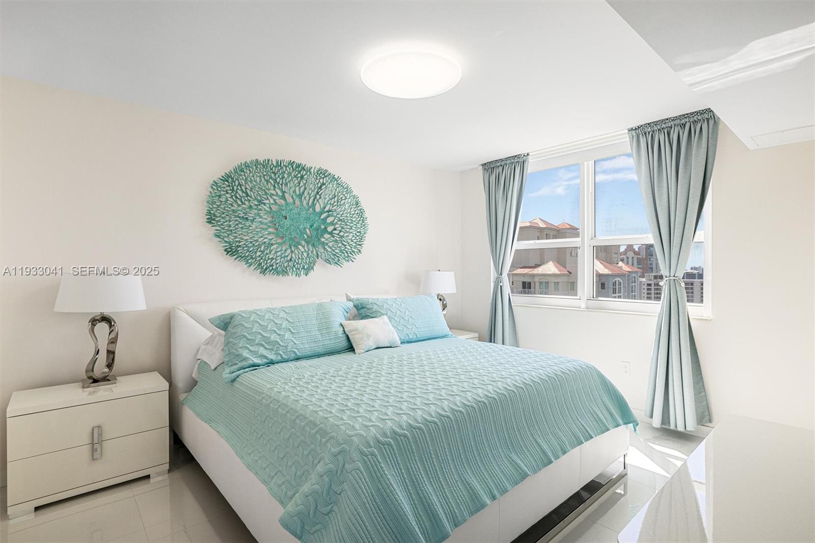 TURNBERRY ON THE GREEN CO - Residential Lease