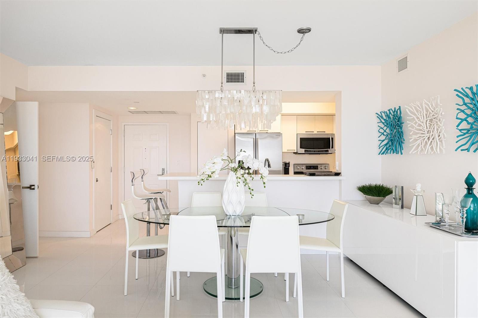 TURNBERRY ON THE GREEN CO - Residential Lease