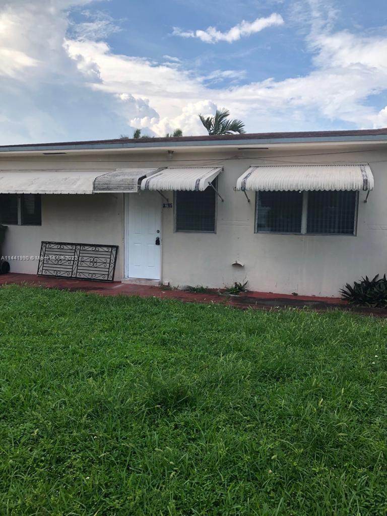 Tenant occupied. Please Available for September 4th. Max. for two people. Do not call if you are more than that. This is a one bed Unit.
Located in quite the great neighborhood. Wall A/C. The villa comes with one garage space. It is conveniently located just minutes away from Downtown, Brickell, 836, MIA Airport and the Coral Gables area.
