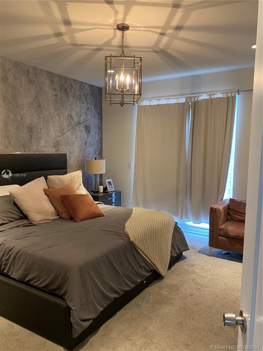 LANDMARK AT DORAL - Residential