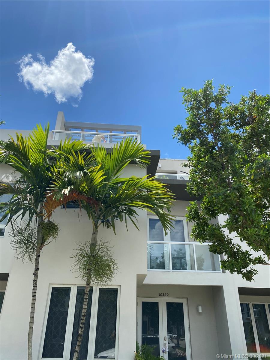 LANDMARK AT DORAL - Residential