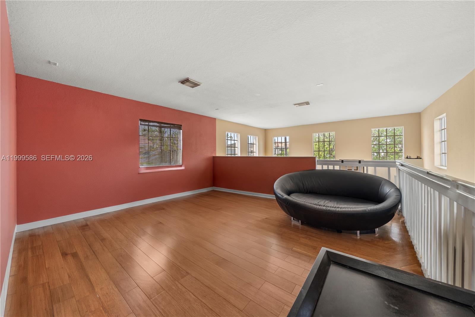 MANDARIN LAKES - Residential