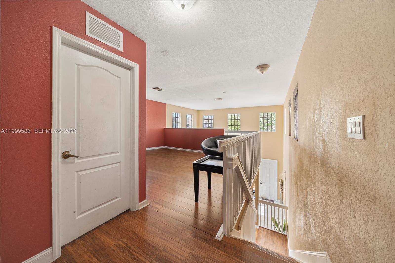 MANDARIN LAKES - Residential