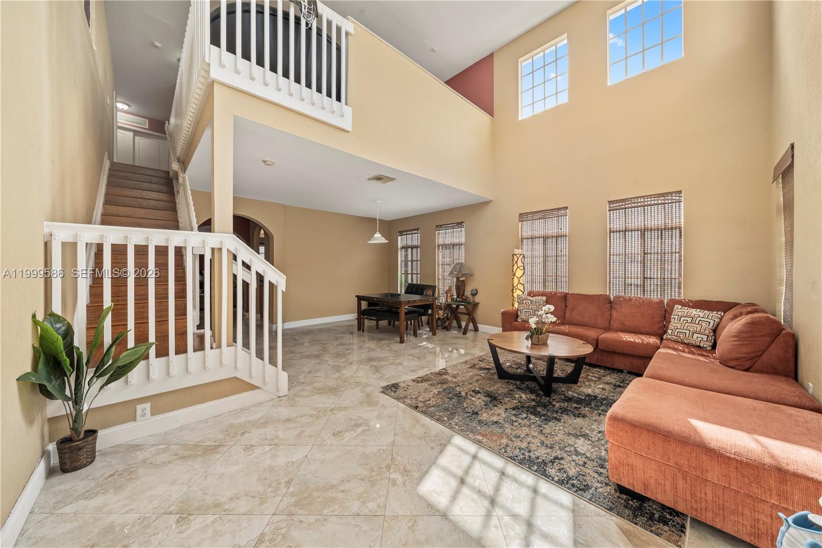 MANDARIN LAKES - Residential