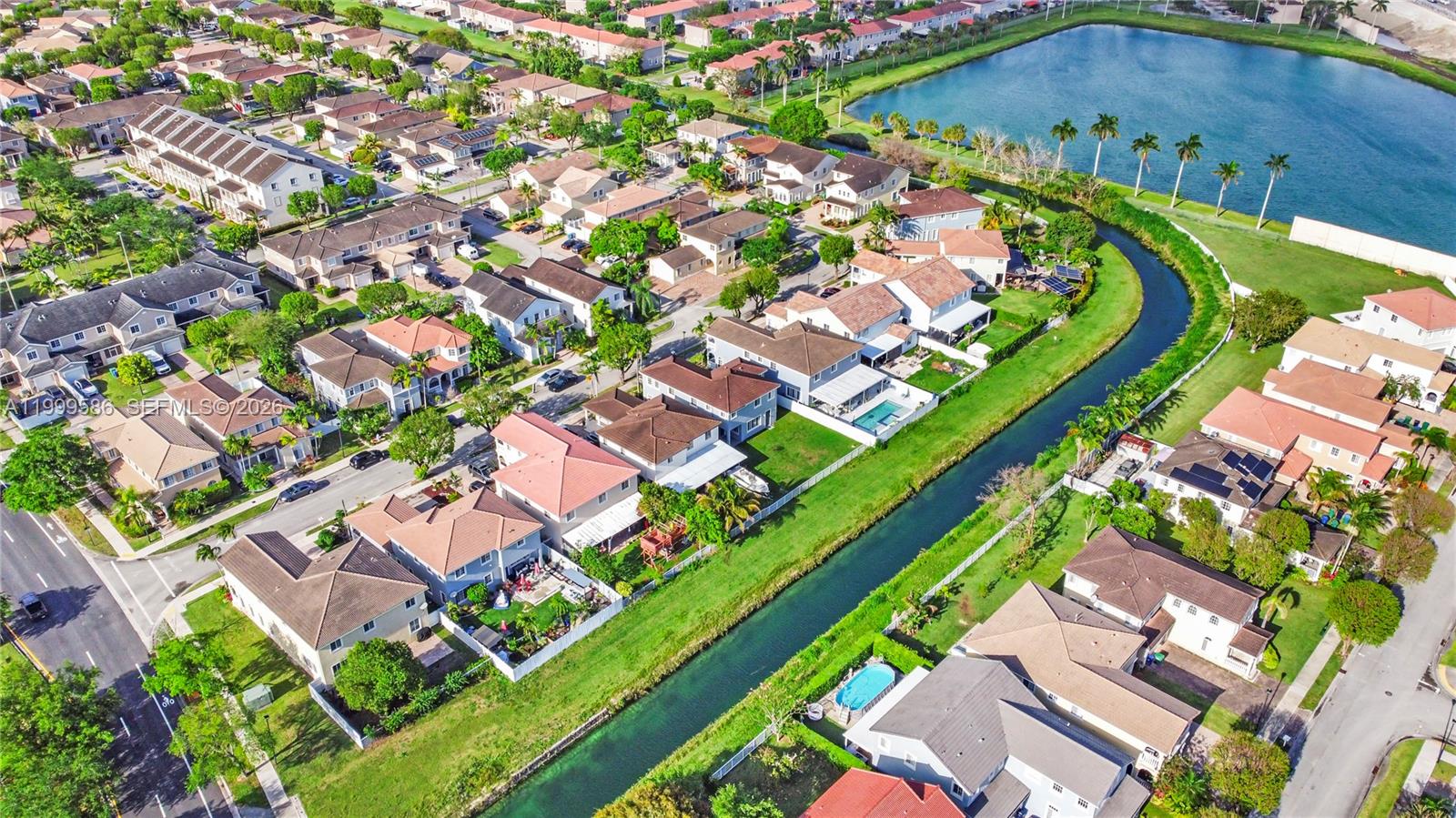 MANDARIN LAKES - Residential