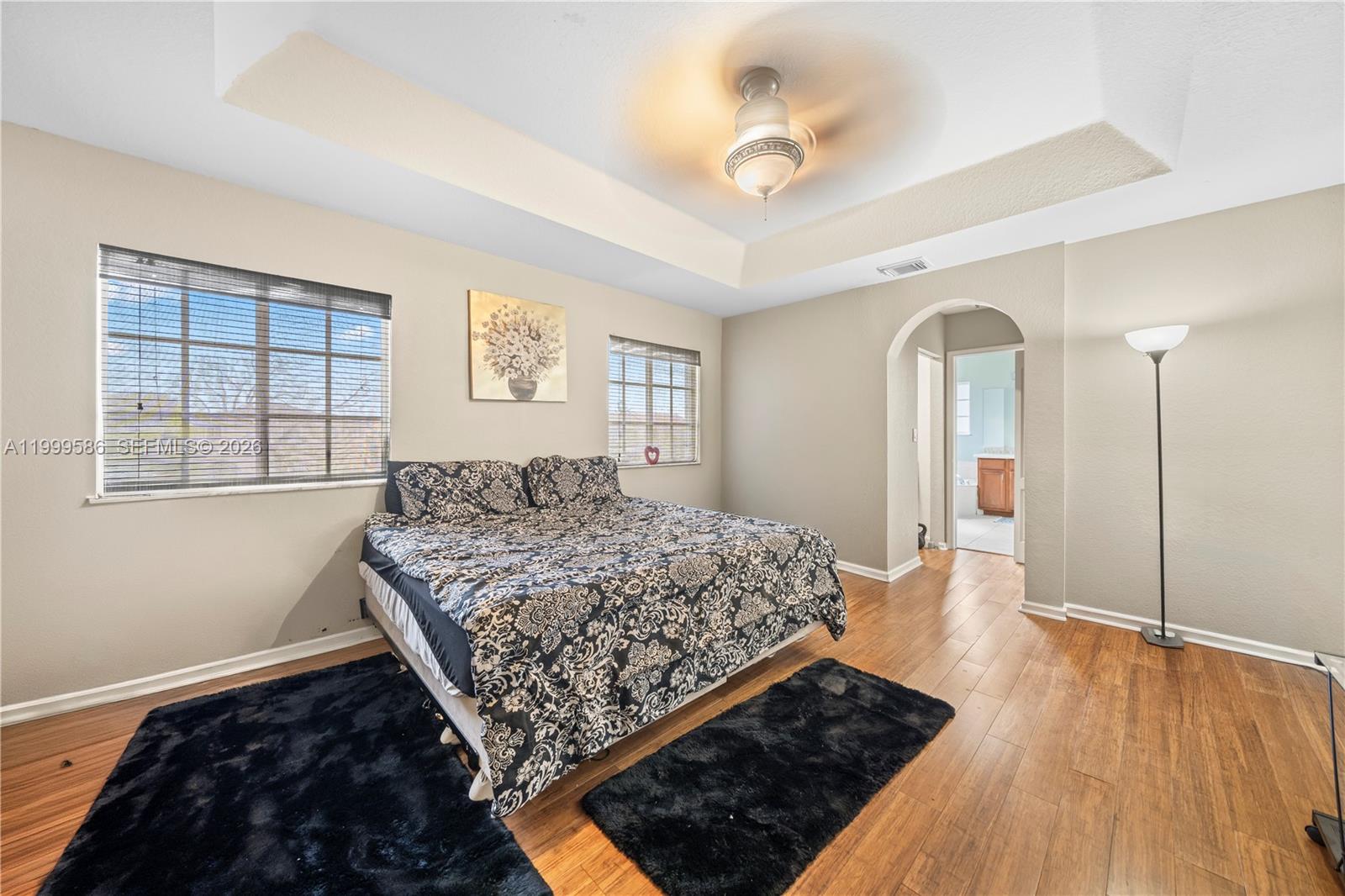 MANDARIN LAKES - Residential