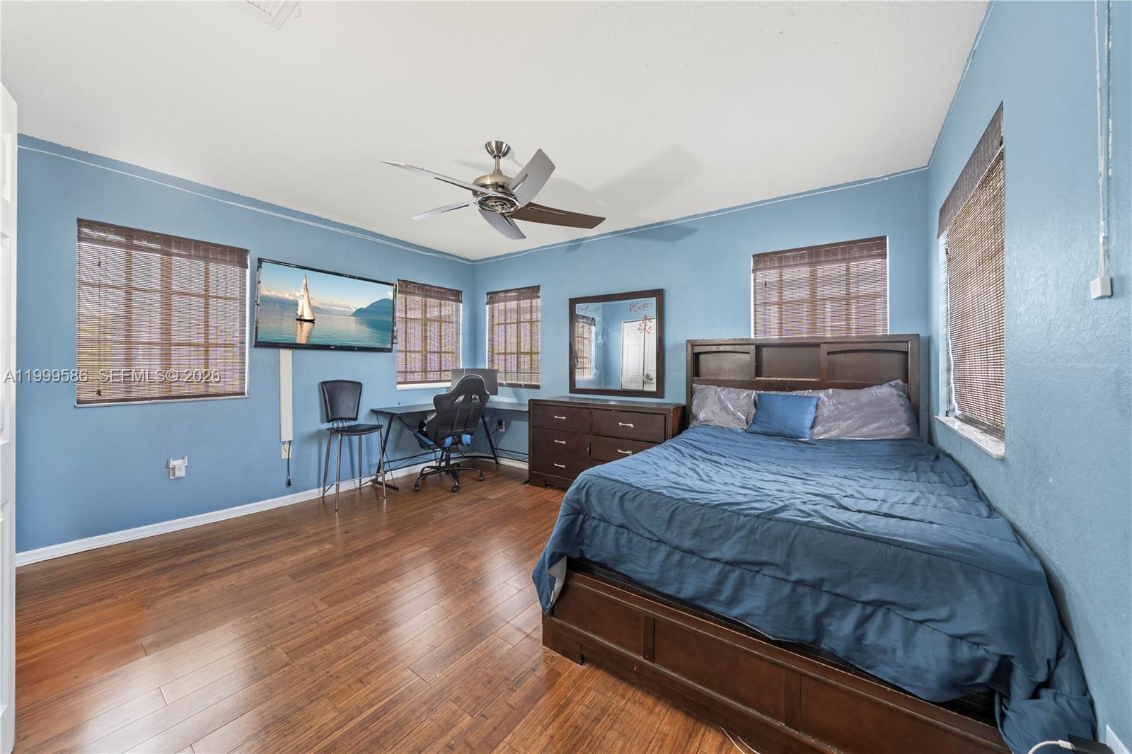 MANDARIN LAKES - Residential