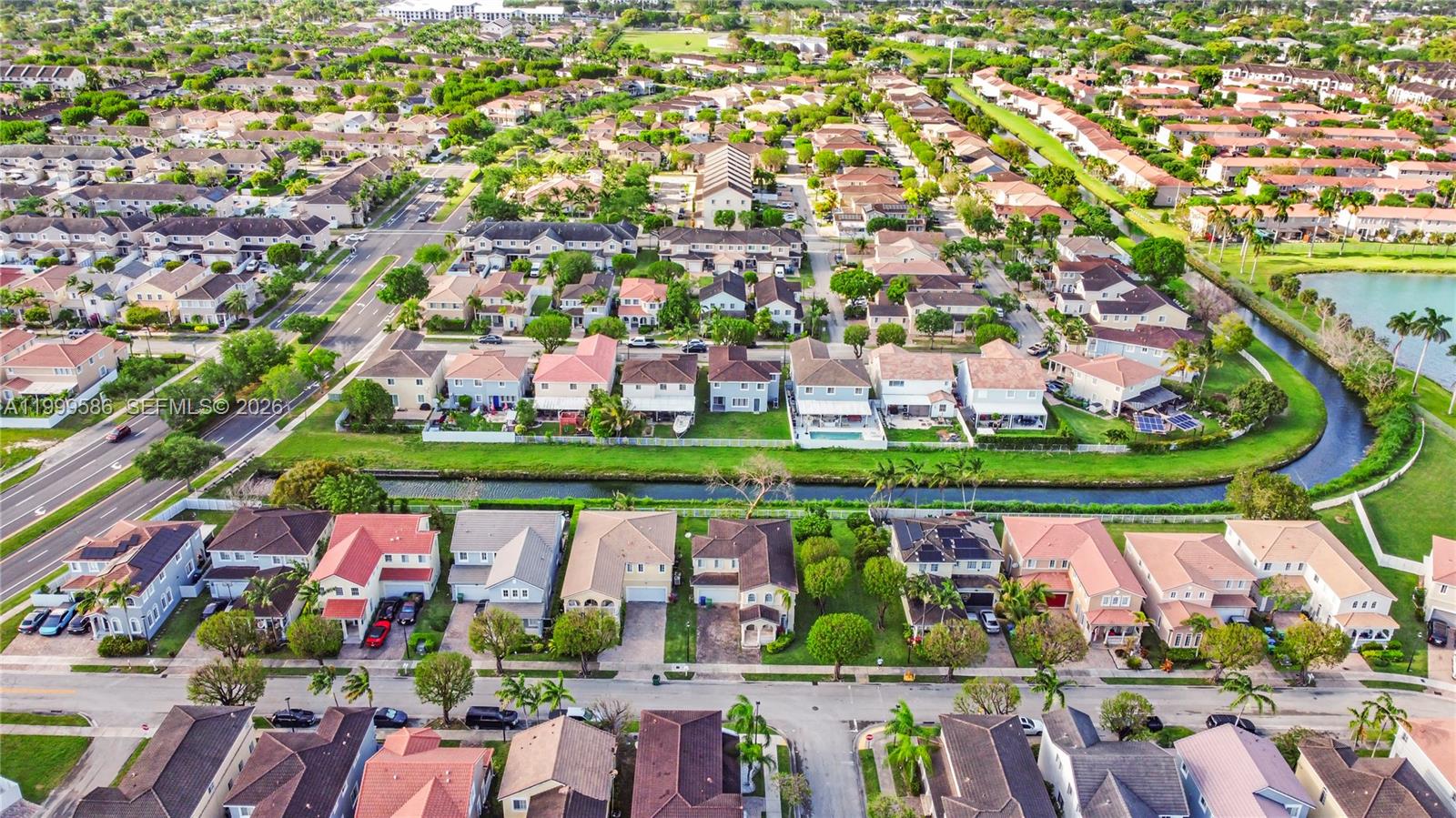 MANDARIN LAKES - Residential
