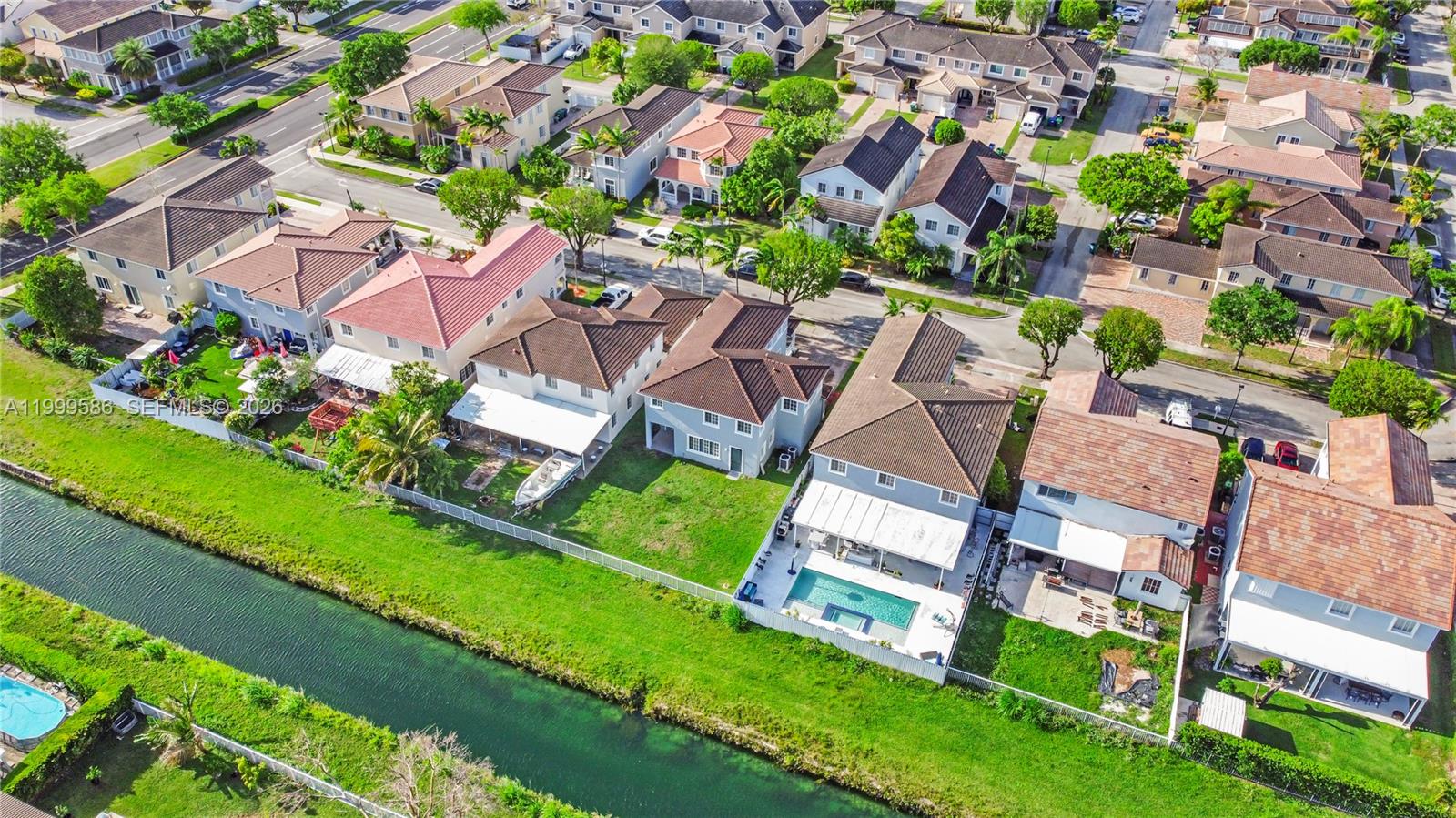 MANDARIN LAKES - Residential