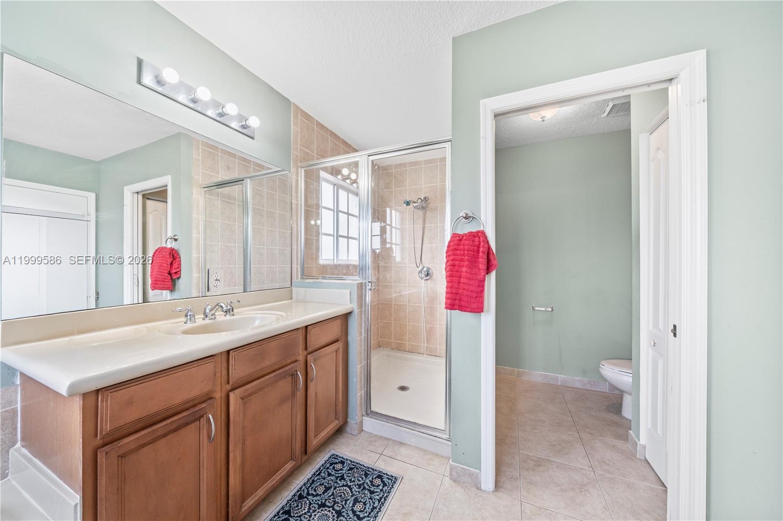 MANDARIN LAKES - Residential