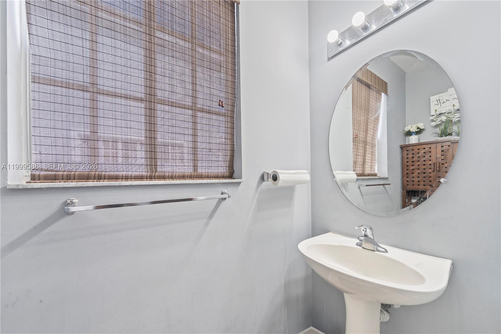 MANDARIN LAKES - Residential