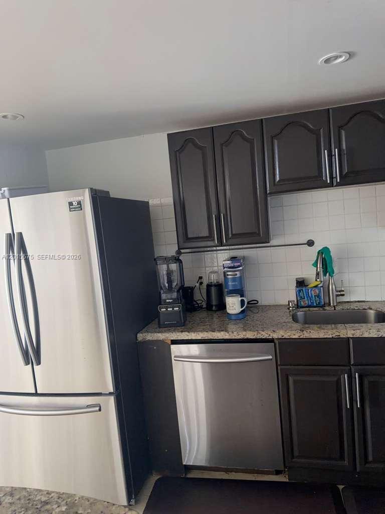SAILBOAT CAY CONDO - Residential Lease