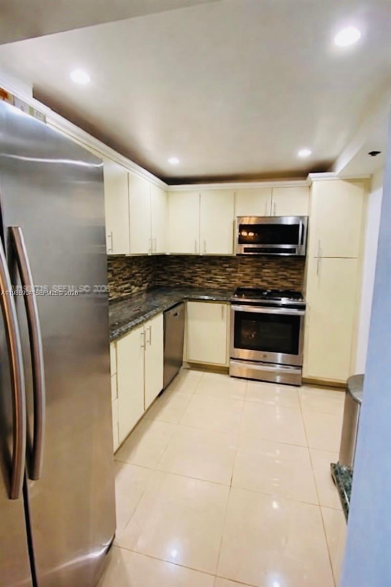 PARK PLACE CONDOMINIUM NO - Residential Lease