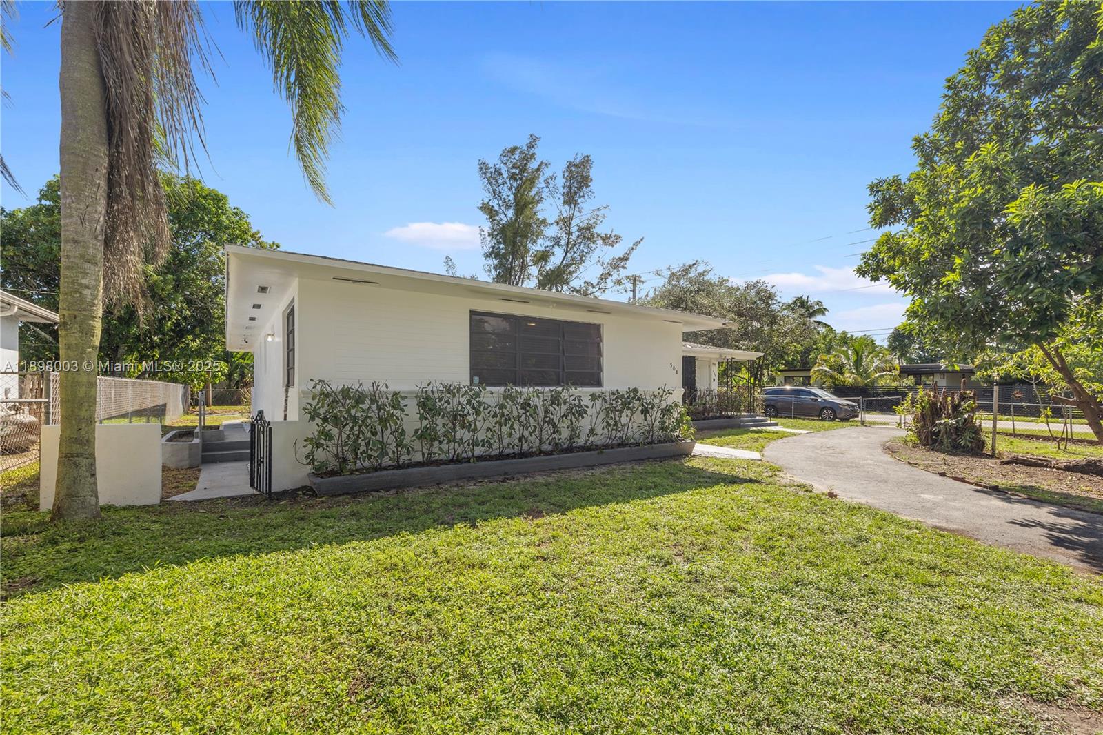 SMALLWOOD MANOR - Residential Lease