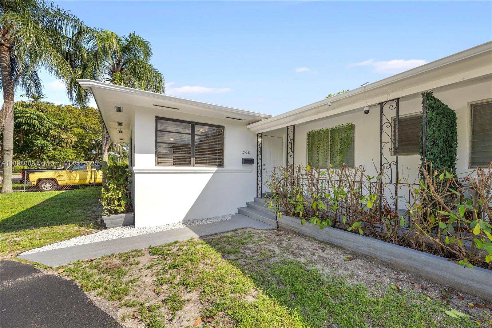 SMALLWOOD MANOR - Residential Lease