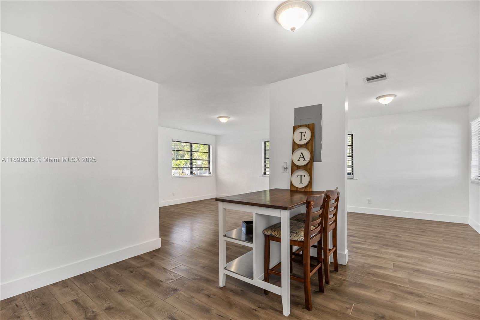 SMALLWOOD MANOR - Residential Lease