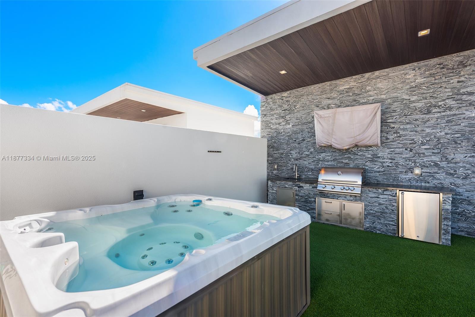 SEASIDE VILLAGE EAST COND - Residential